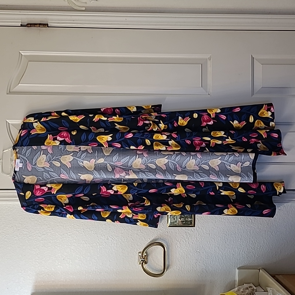 LulaRoe Floral Sarah Sweater Duster S NWT